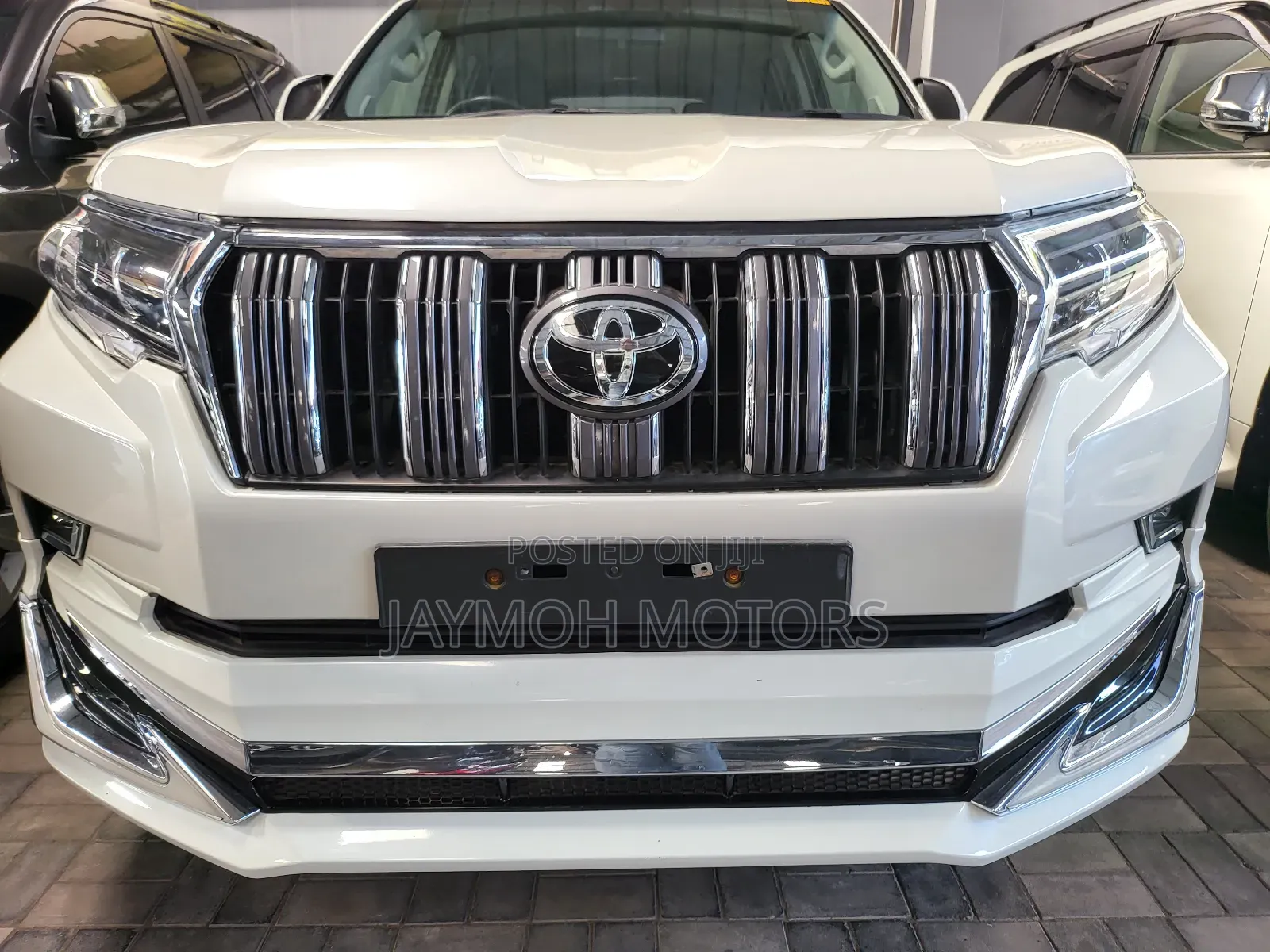 Toyota Land Cruiser Prado 2017 White