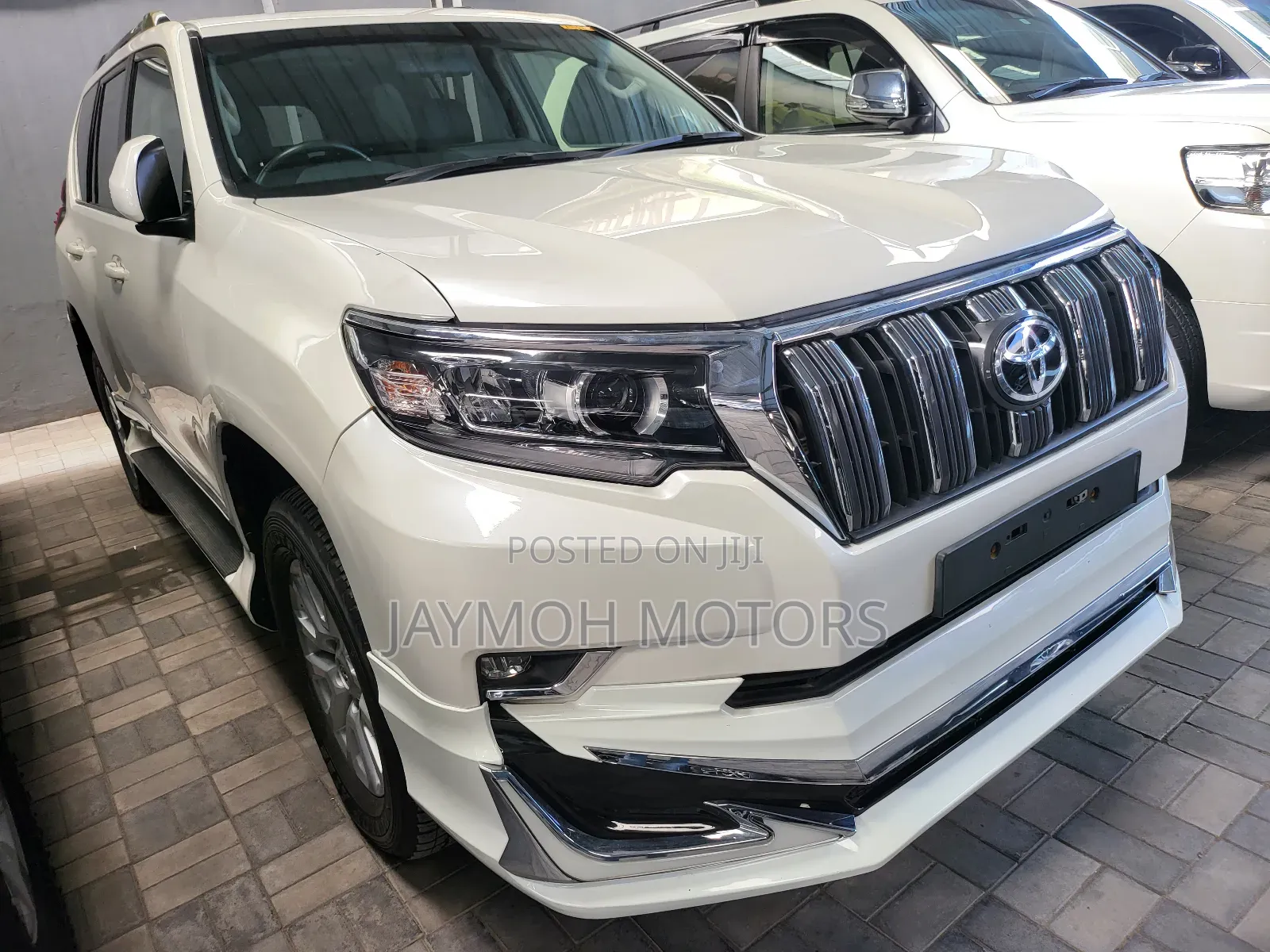 Toyota Land Cruiser Prado 2017 White
