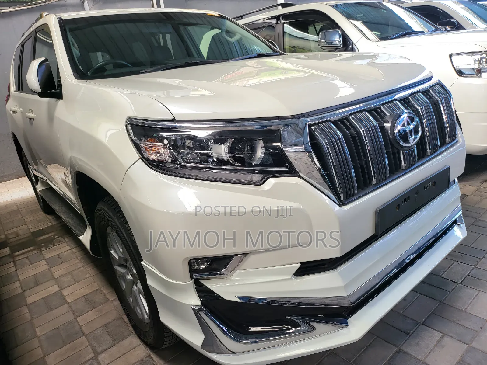 Toyota Land Cruiser Prado 2017 White