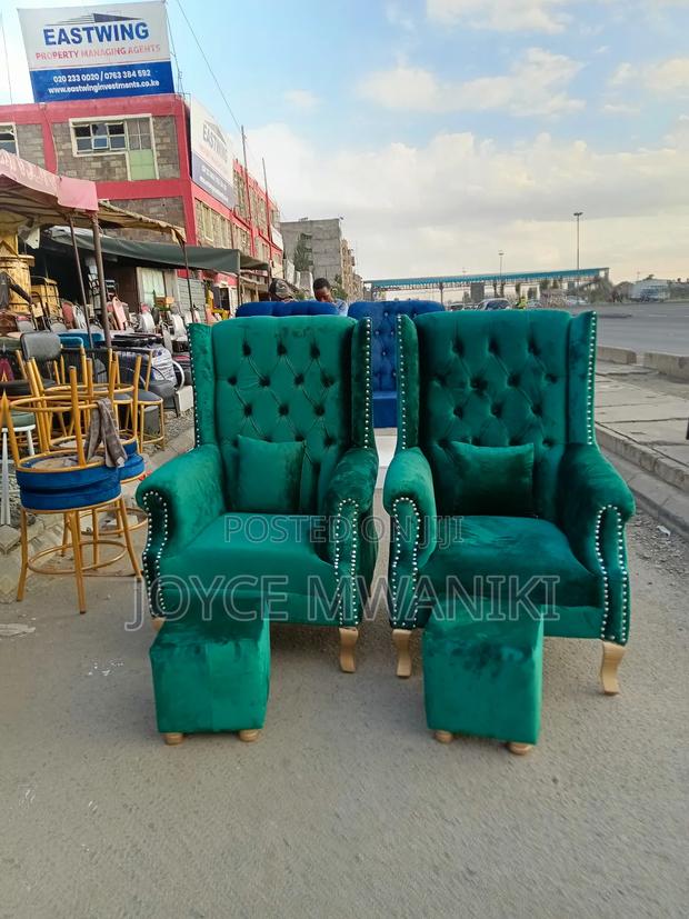 Pedicure Seats 2 Pieces, Plus 2 Poufs - thumbnail 3