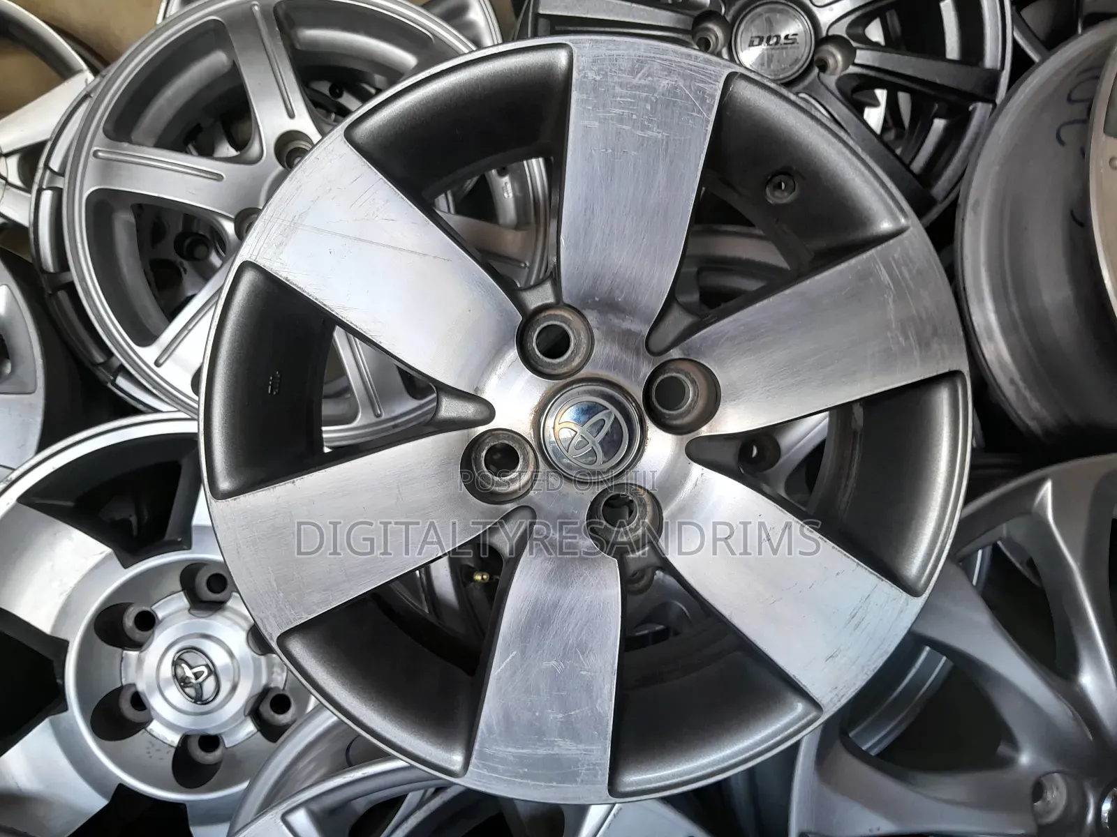 Original Toyota Rims Size 14"At Affordable Cost