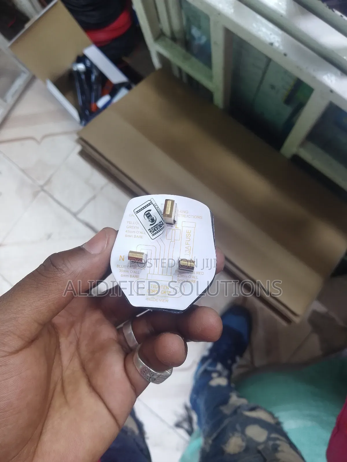 13A Top Plug