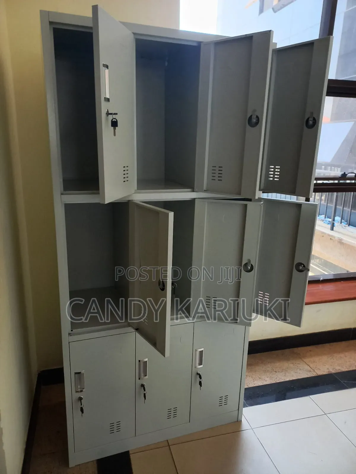 Gym Changing Lockers With 9 Subdivisions
