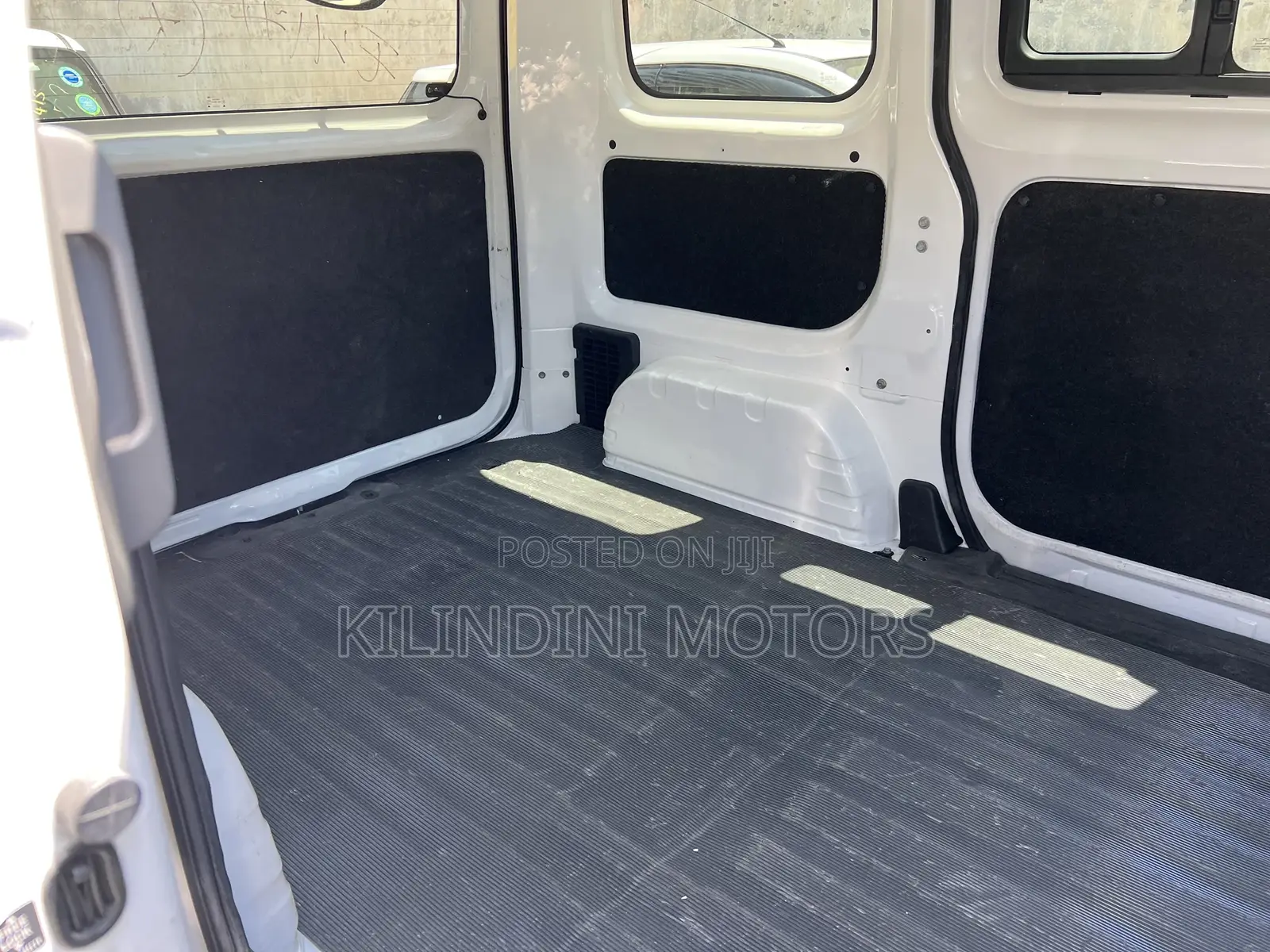 Nissan Vanette 2017 White