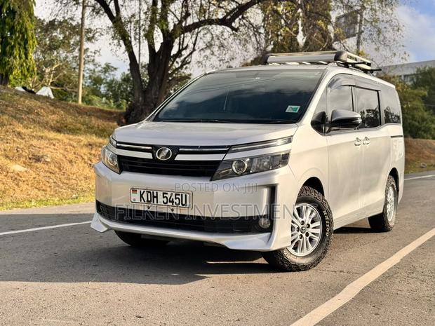 Toyota Voxy 2015 Silver - thumbnail 6