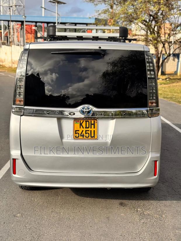 Toyota Voxy 2015 Silver - thumbnail 7