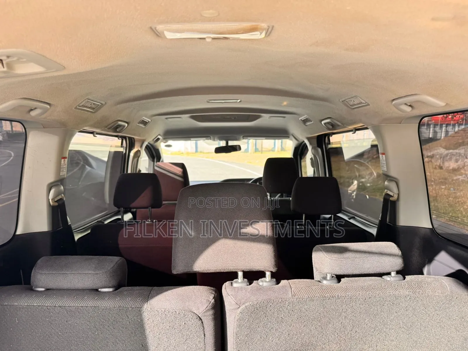Toyota Voxy 2015 Silver