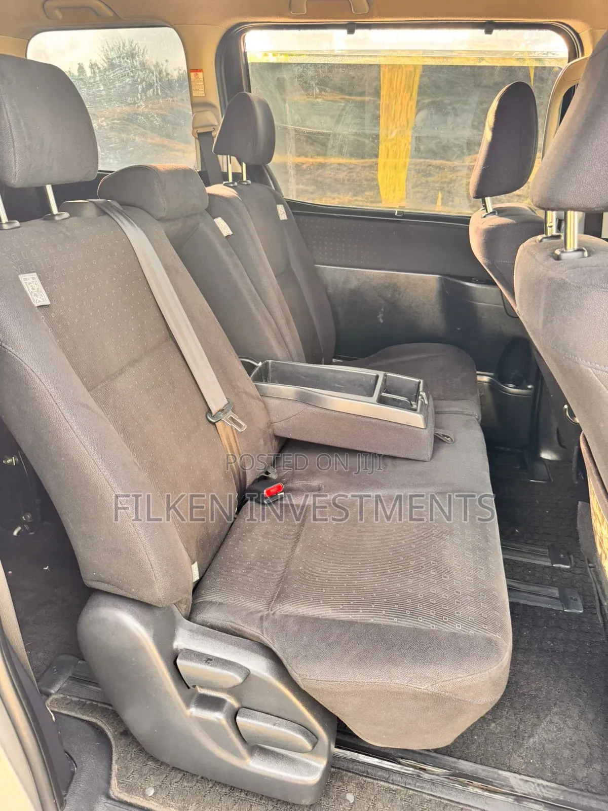 Toyota Voxy 2015 Silver