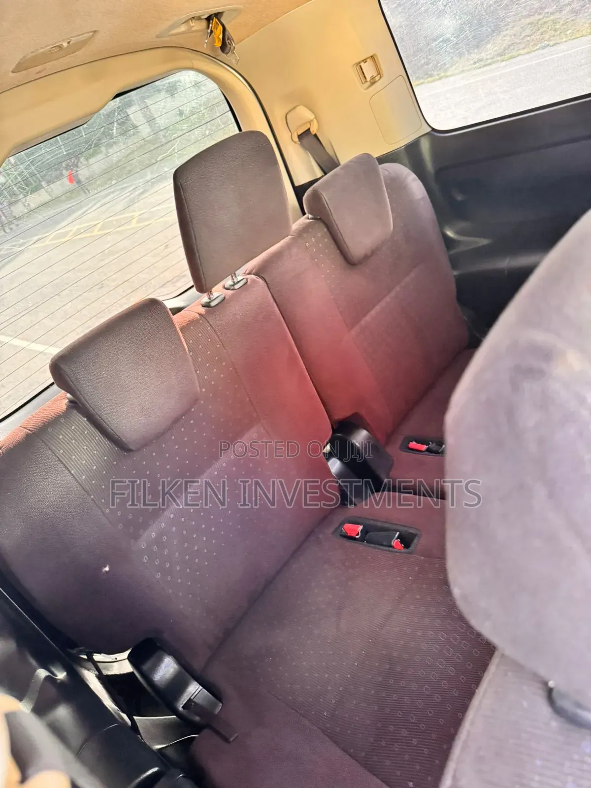 Toyota Voxy 2015 Silver