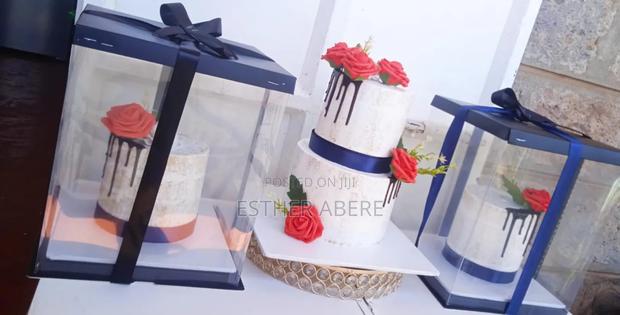 Semi Naked Wedding/Ruracio Cake - thumbnail 3