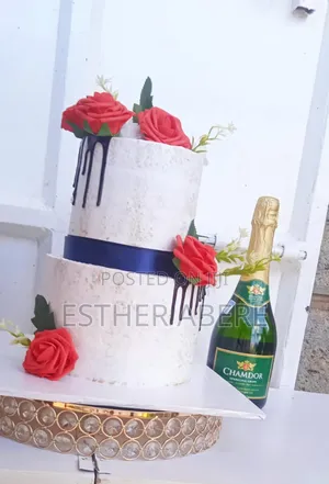Semi Naked Wedding/Ruracio Cake