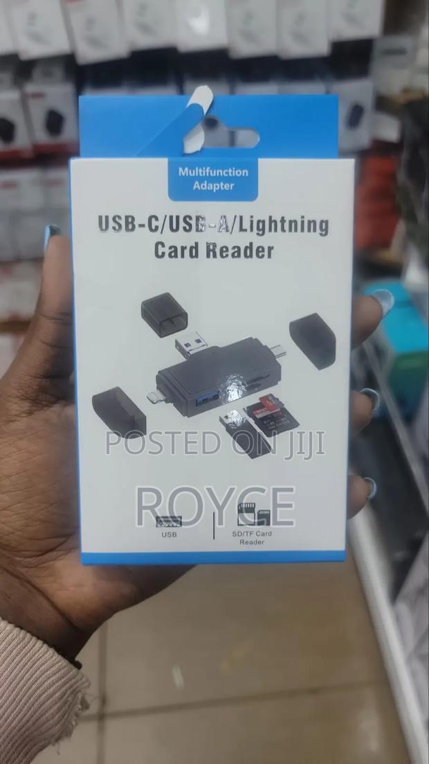 Multifunction Adapter -USB-C/USB-A / Lightning Card Reader - main view