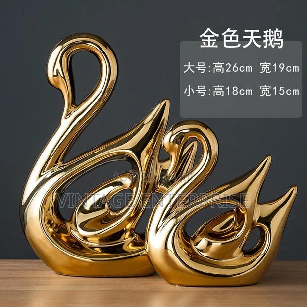 2pcs Decorative Swans - main view