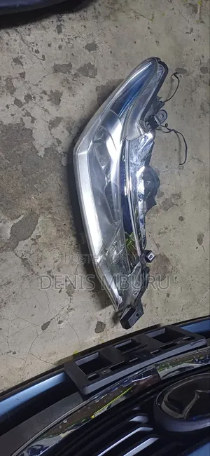 Toyota Fielder 165 Non Xenon Headlight