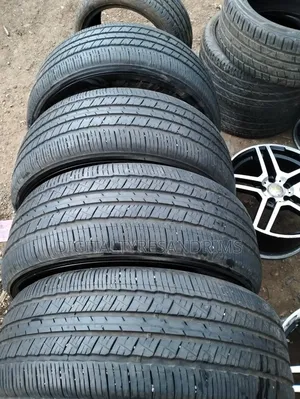 Slightly Used Bridgestone Tyres Size 265/65r17