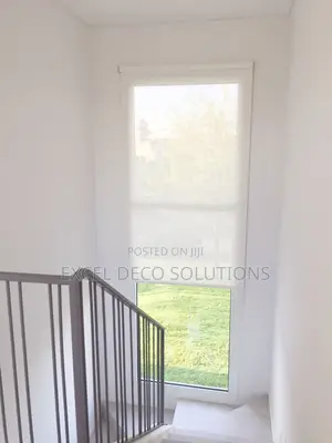 Style and Functional Sunscreen Roller Blinds