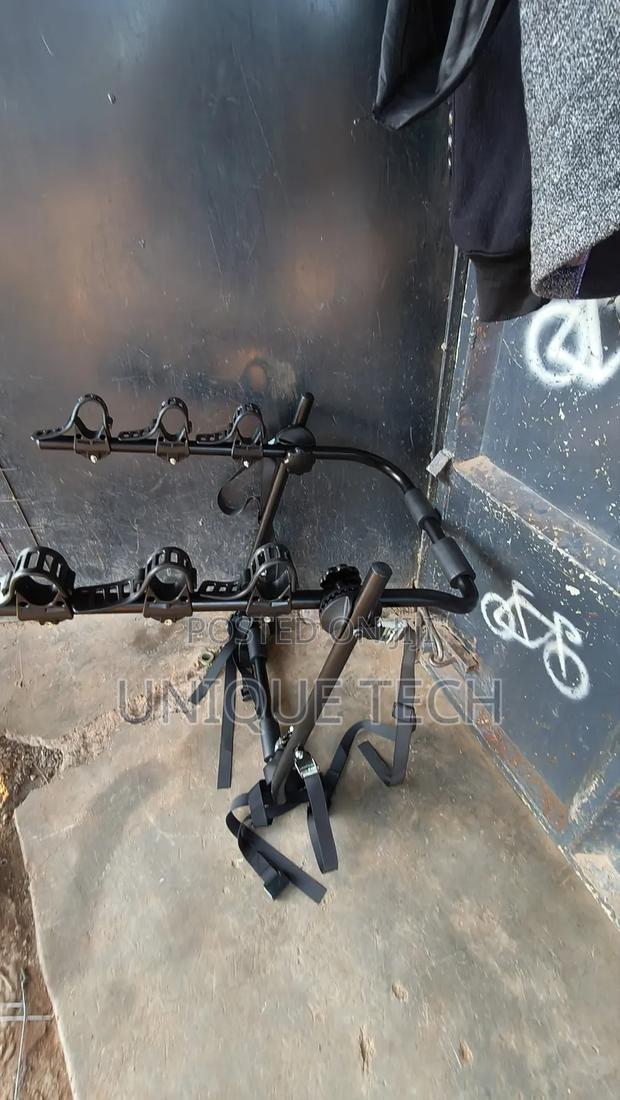 Foldable Trunk-Mounted Bicycle Rack With Adjustable Straps - main view