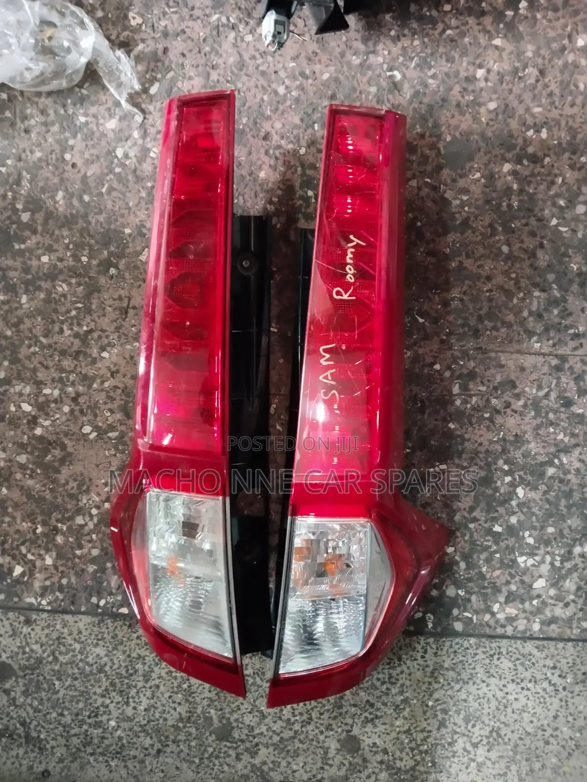 Toyota Roomy/Tank 2018 Taillight(Red)