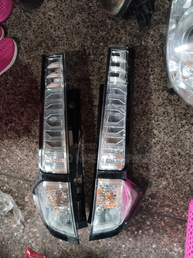 Toyota Tank/Roomy 2018 Taillight(Clear) - main view