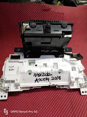 Dashboard Clock Mazda Axela 2018