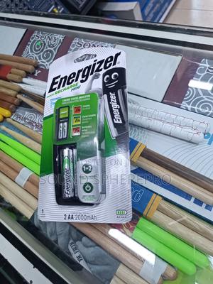 Energizer 2 AA Batteries Plus Charger - main view