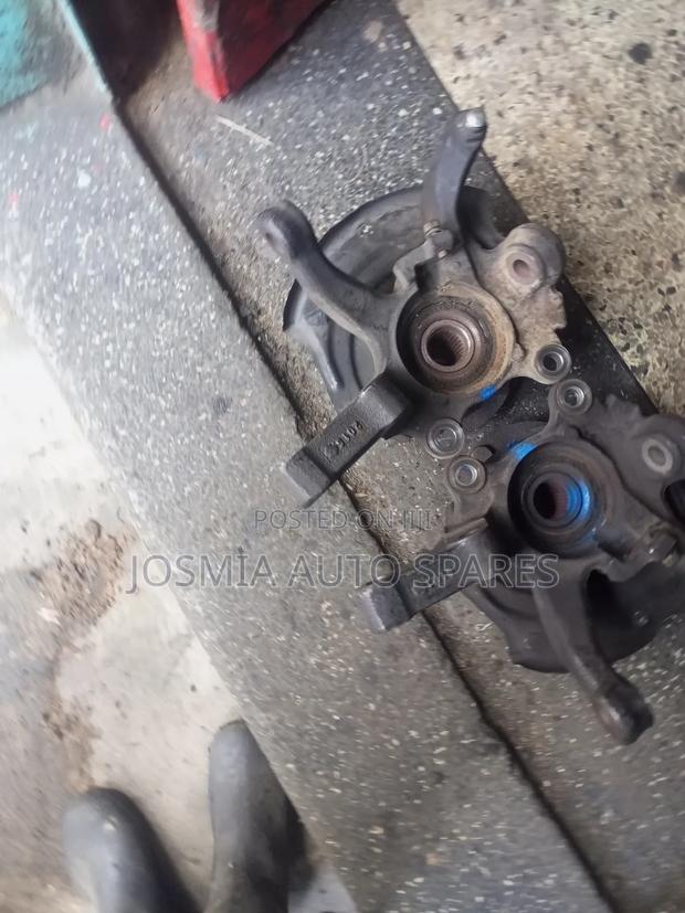 Nissan X Trail Nt30 Front Hub - thumbnail 2