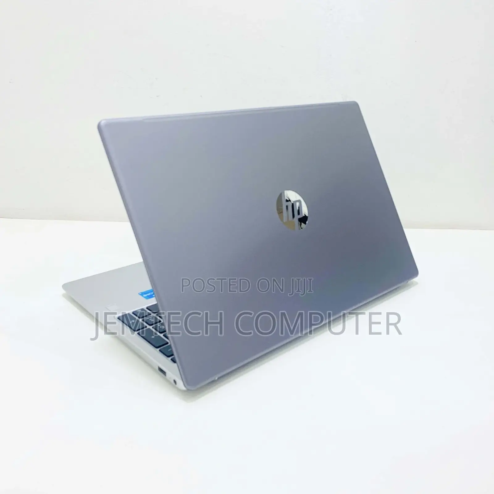 New Laptop HP 250 G10 8GB Intel Core I7 SSD 512GB