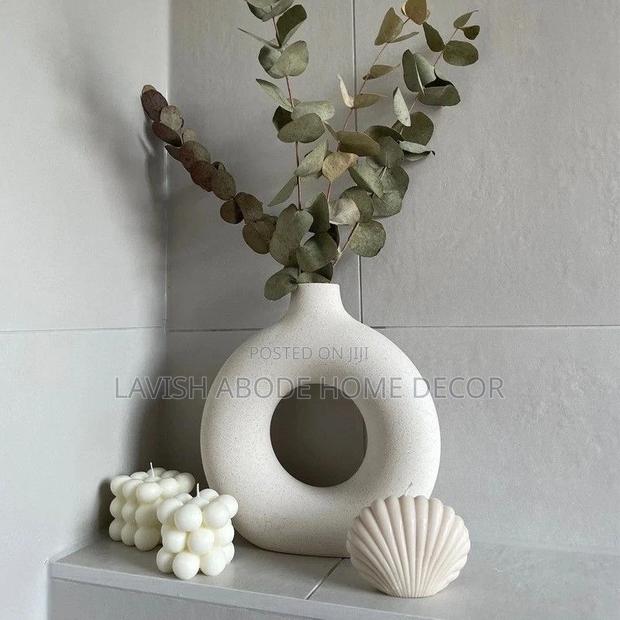 Big Donut Flower Vase - Round White - main view