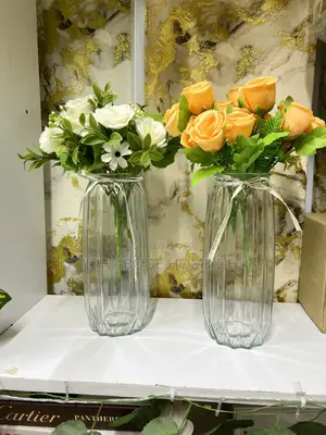 Clear Glass Flower Vase