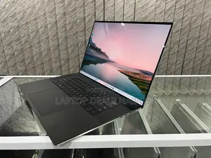 Laptop Dell XPS 17 9720 16GB Intel Core I7 SSD 512GB