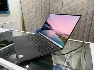 Laptop Dell XPS 17 9720 16GB Intel Core I7 SSD 512GB