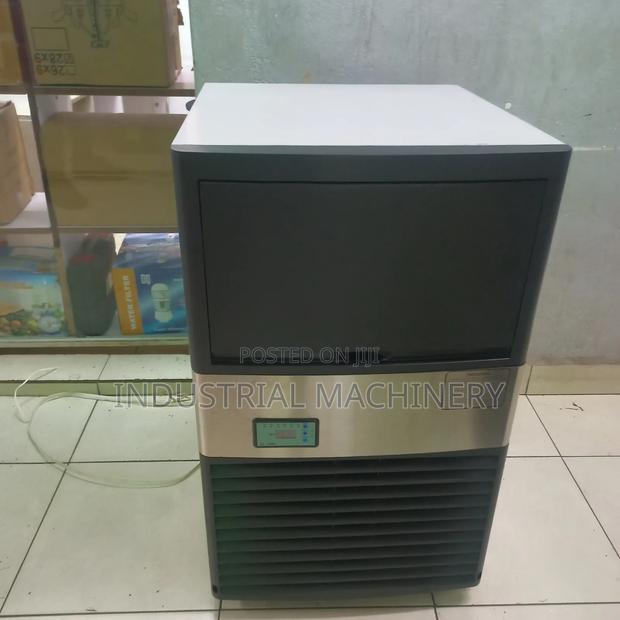 Ice Cube Maker Machine Commercial - main view