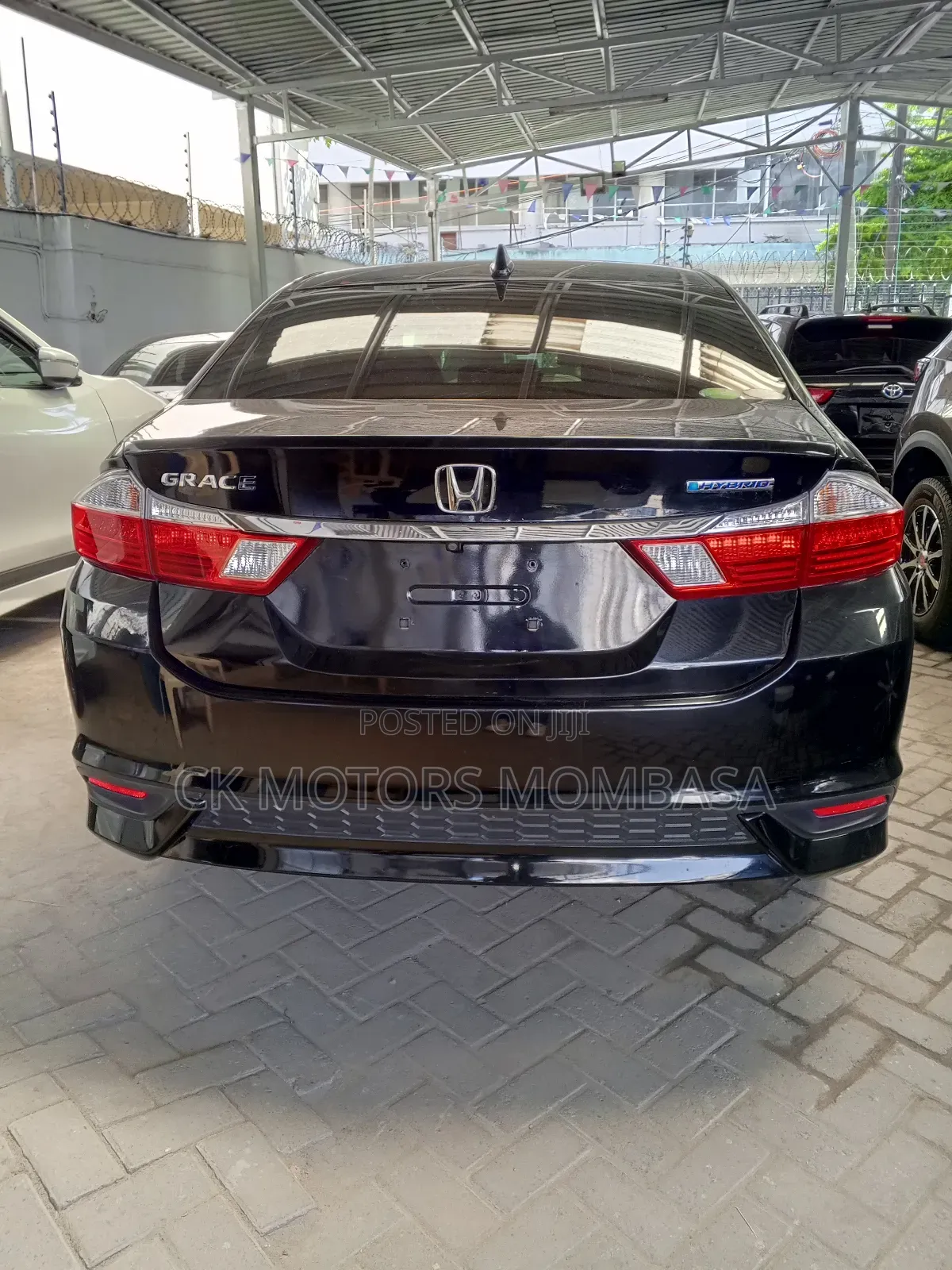 Honda Grace 2017 Black