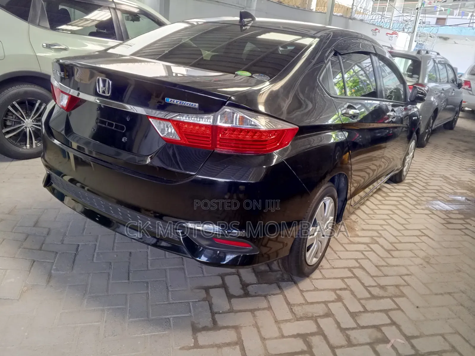 Honda Grace 2017 Black