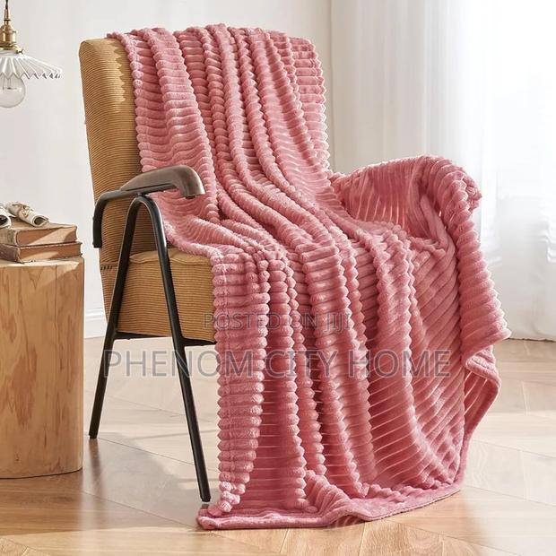 Chunky Warm Fleece Blankets - thumbnail 3