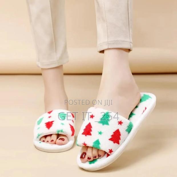 Christmas Themed Indoor Slippers - thumbnail 4