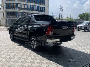 Toyota Hilux Workmate 2019 Black