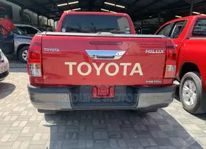 Toyota Hilux 2018 Red