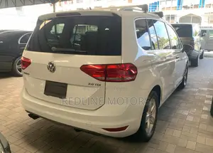 Volkswagen Touran 2017 White