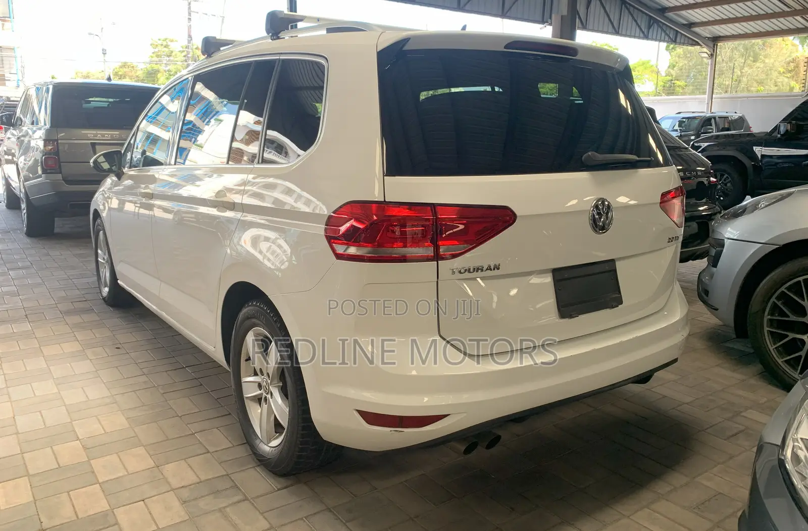 Volkswagen Touran 2017 White