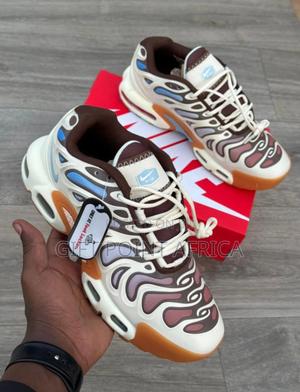 Nike Air Max Plus Drift Sneakers for Men - thumbnail 2