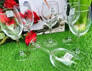 Classy Set of 6 Wine Glasses