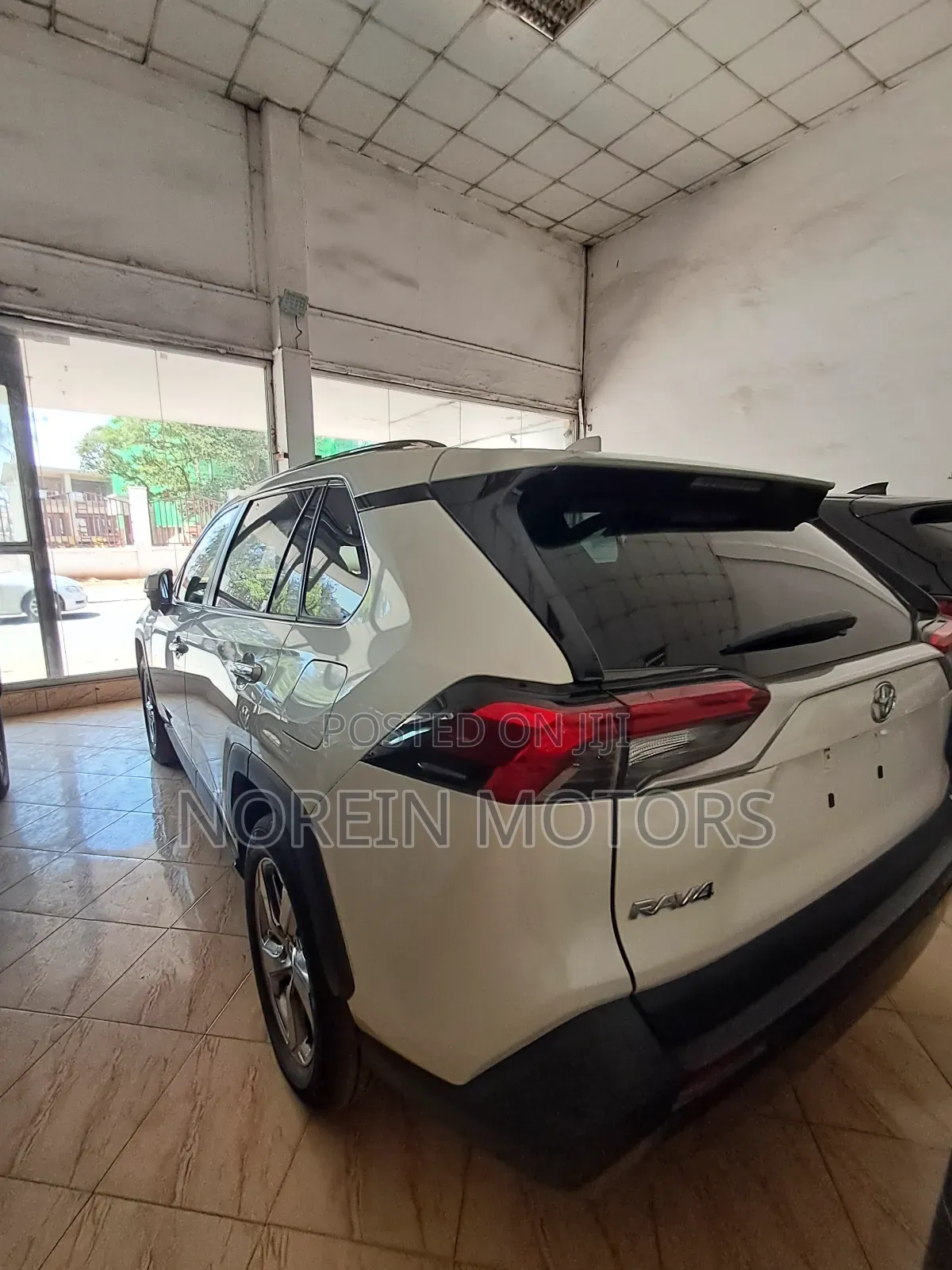 Toyota RAV4 2017 White