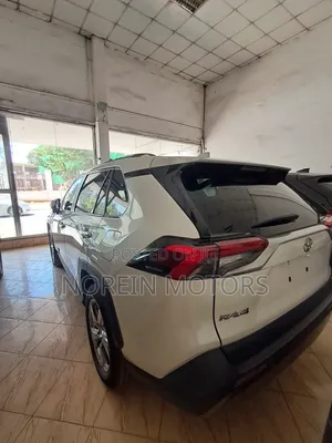 Toyota RAV4 2017 White