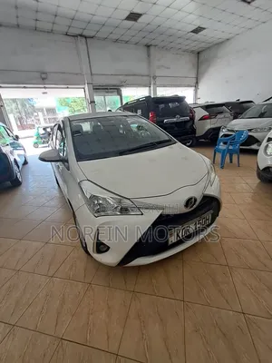 Toyota Vitz 1.3 AWD 5dr 2017 White