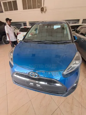 Toyota Sienta 1.5 AWD (6-seater) 2017 Blue