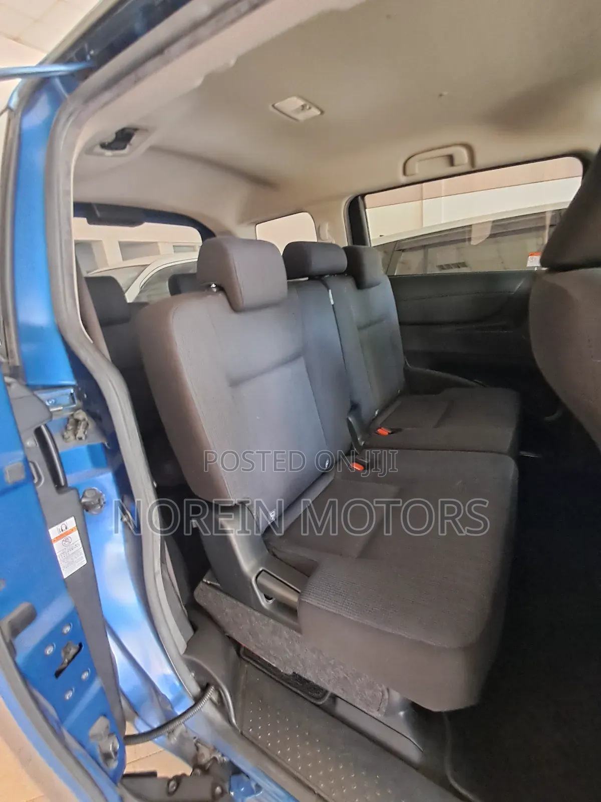 Toyota Sienta 1.5 AWD (6-seater) 2017 Blue