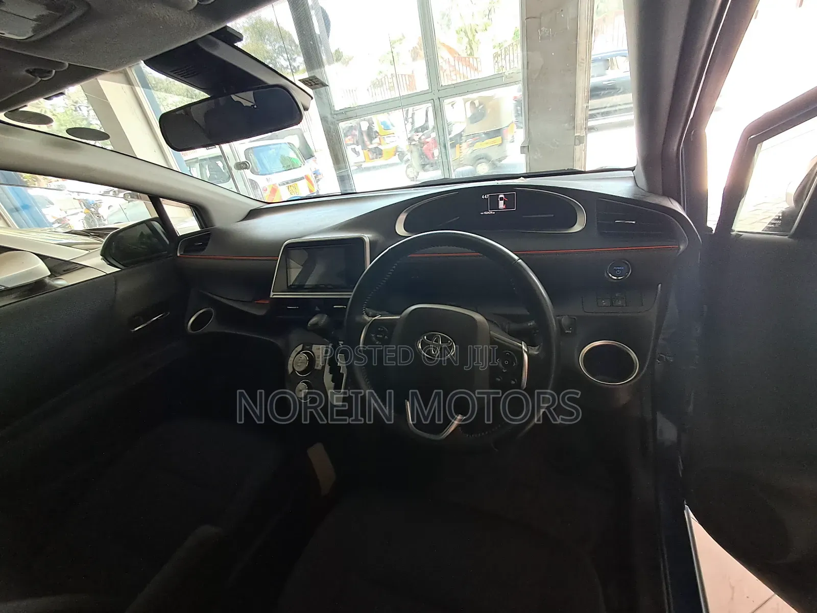 Toyota Sienta 1.5 AWD (6-seater) 2017 Blue