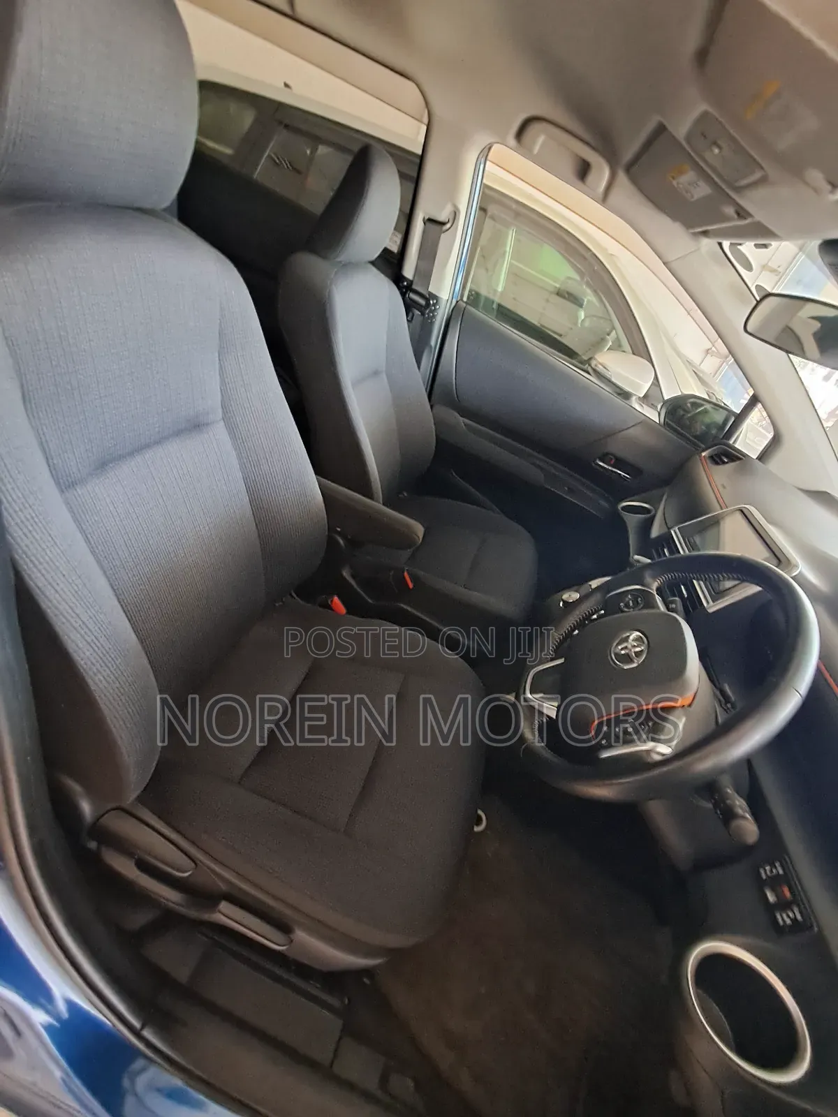 Toyota Sienta 1.5 AWD (6-seater) 2017 Blue