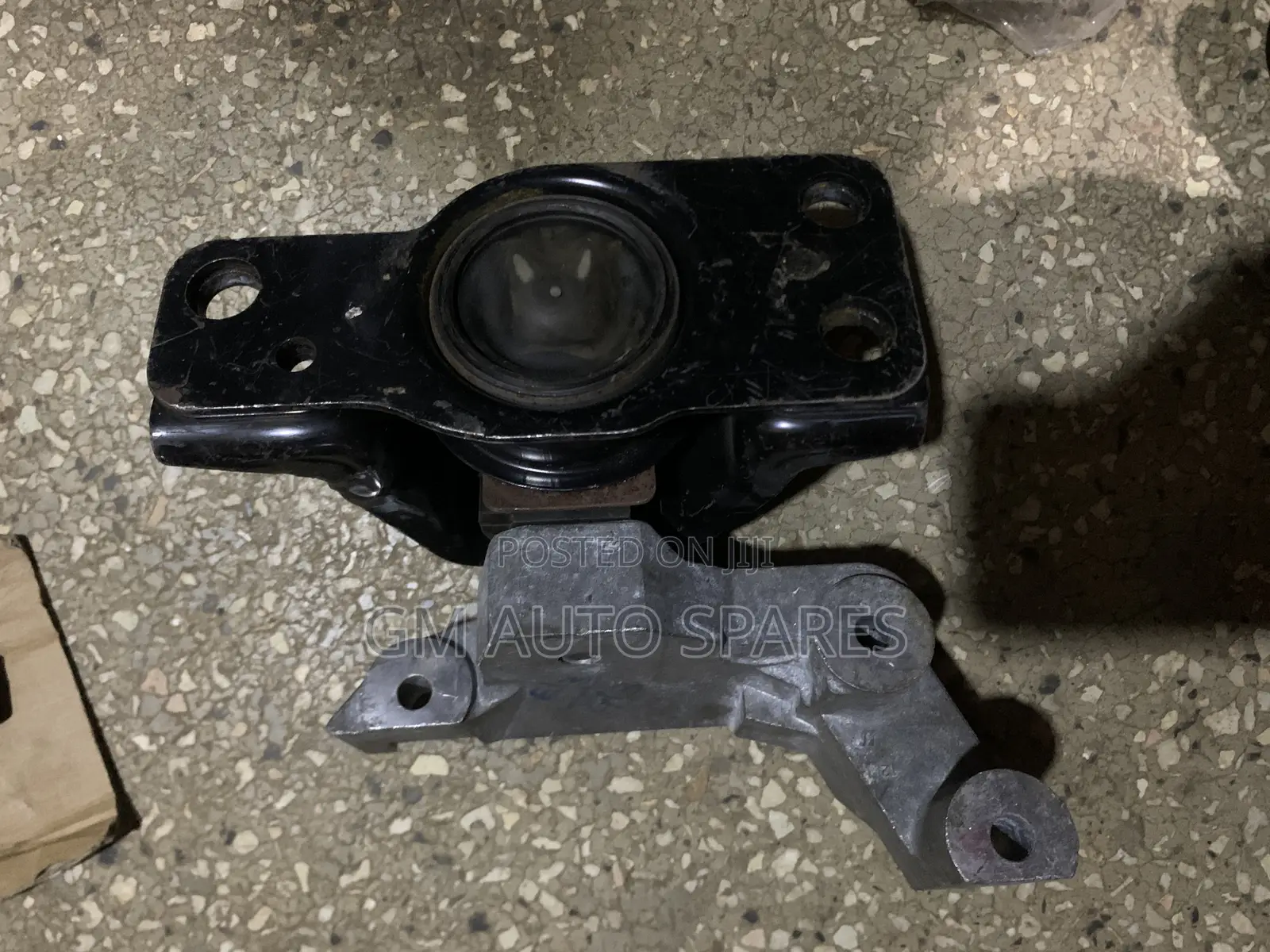 Nissan Tiida Engine Mounting